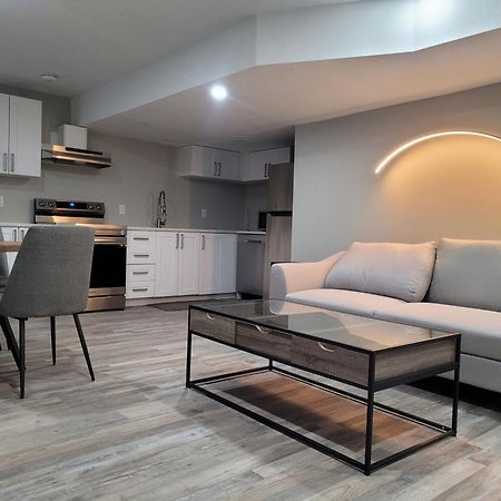 Boardwalk Homes - Executive Townhomes 키치너 외부 사진