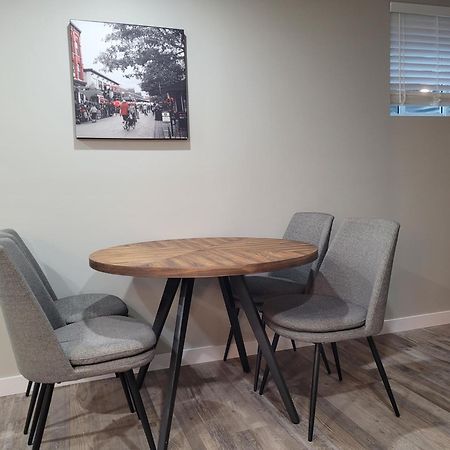 Boardwalk Homes - Executive Townhomes 키치너 외부 사진
