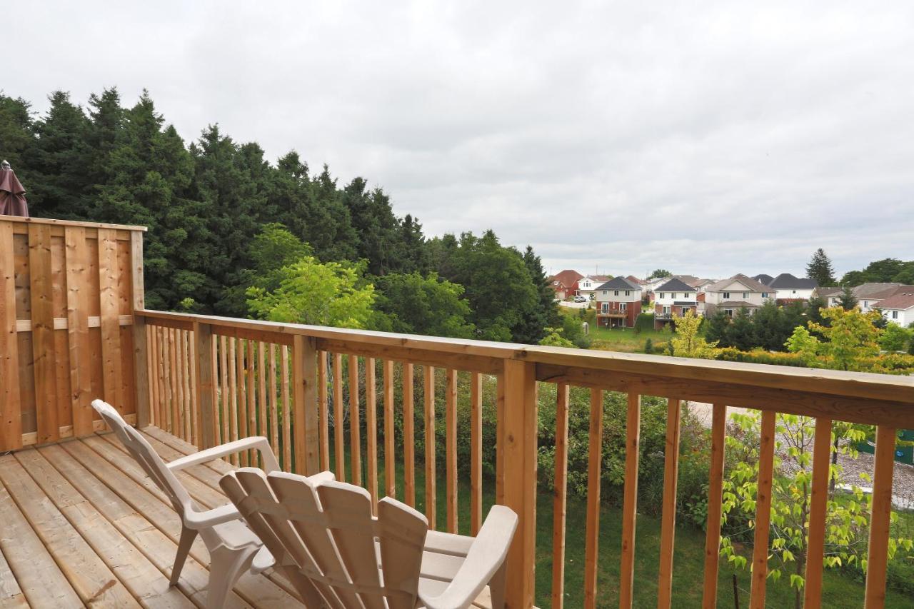 Boardwalk Homes - Executive Townhomes 키치너 외부 사진
