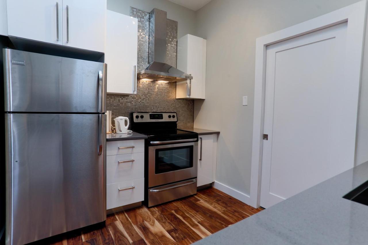 Boardwalk Homes - Executive Townhomes 키치너 외부 사진