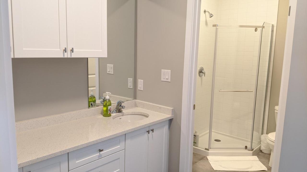 Boardwalk Homes - Executive Townhomes 키치너 외부 사진