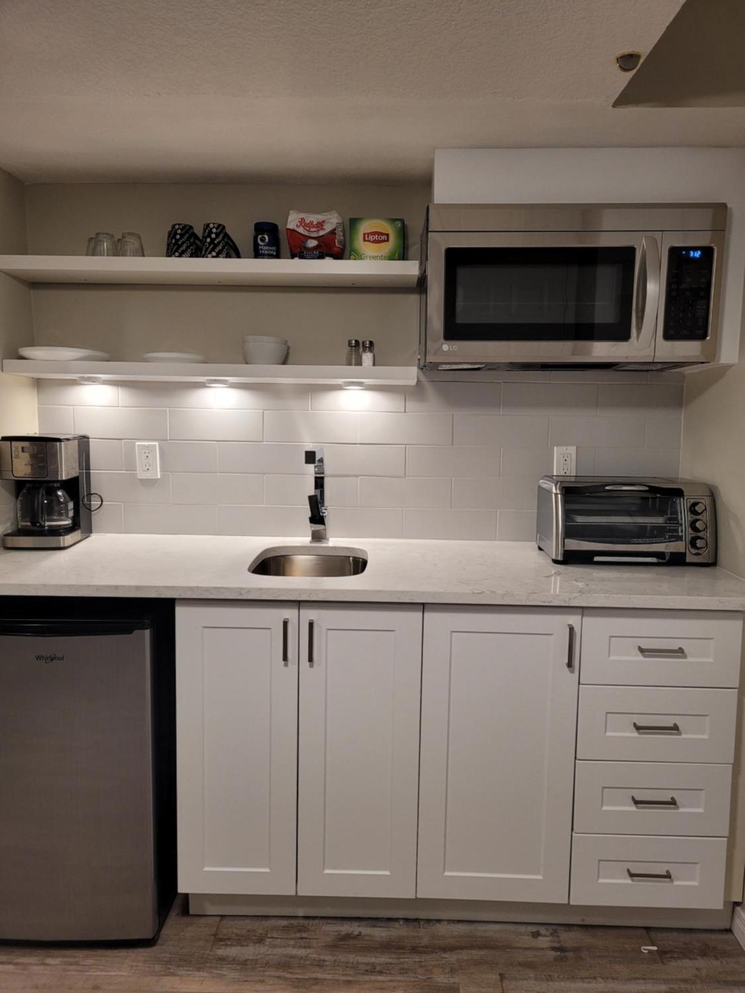 Boardwalk Homes - Executive Townhomes 키치너 외부 사진