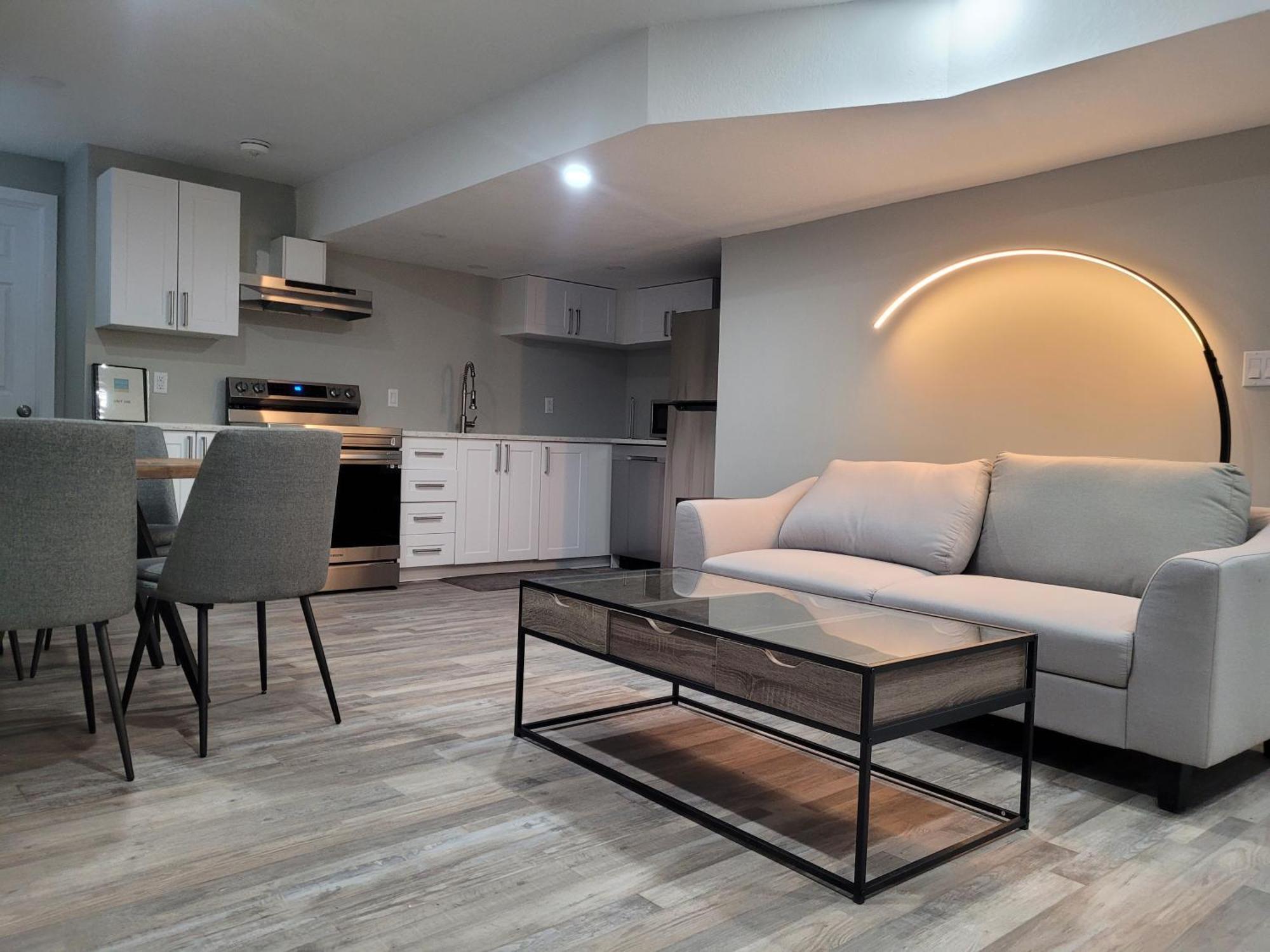 Boardwalk Homes - Executive Townhomes 키치너 외부 사진