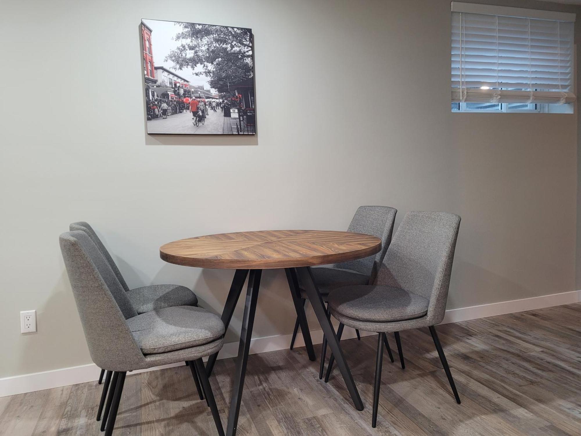 Boardwalk Homes - Executive Townhomes 키치너 외부 사진