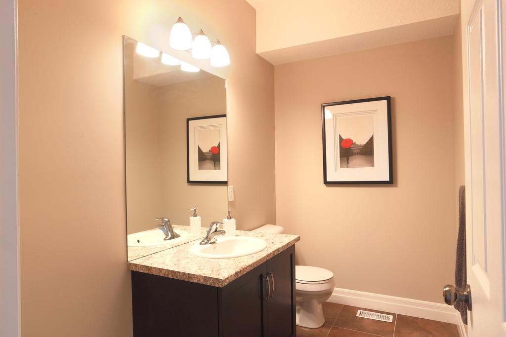 Boardwalk Homes - Executive Townhomes 키치너 외부 사진