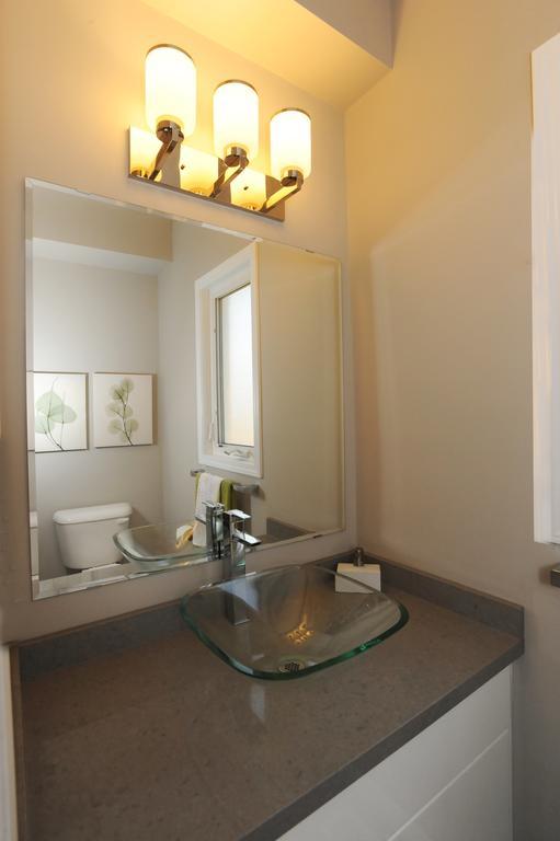 Boardwalk Homes - Executive Townhomes 키치너 외부 사진